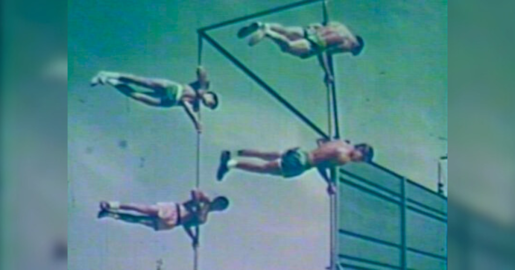 LA Sierra High School en 1962 lycéens en human flag | MOUVERS