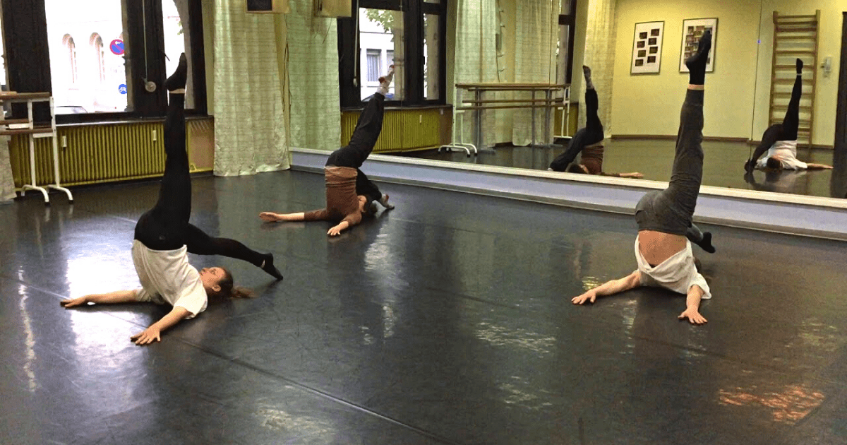 Floorwork cours de danse contemporaine | MOUVERS Nomadslim Movement