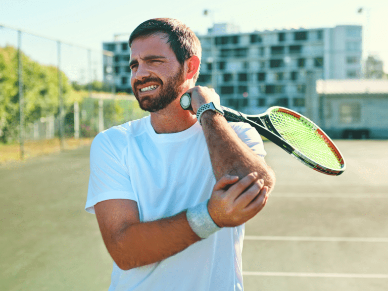 Blessures et Douleurs d'épaules au tennis | MOUVERS Blog